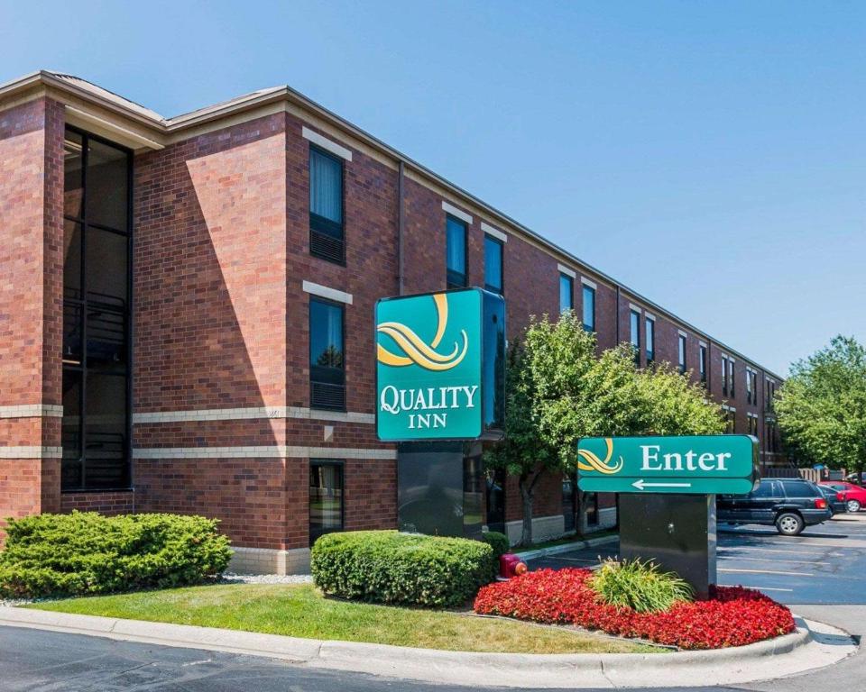 Quality Inn Auburn Hills Main image 2